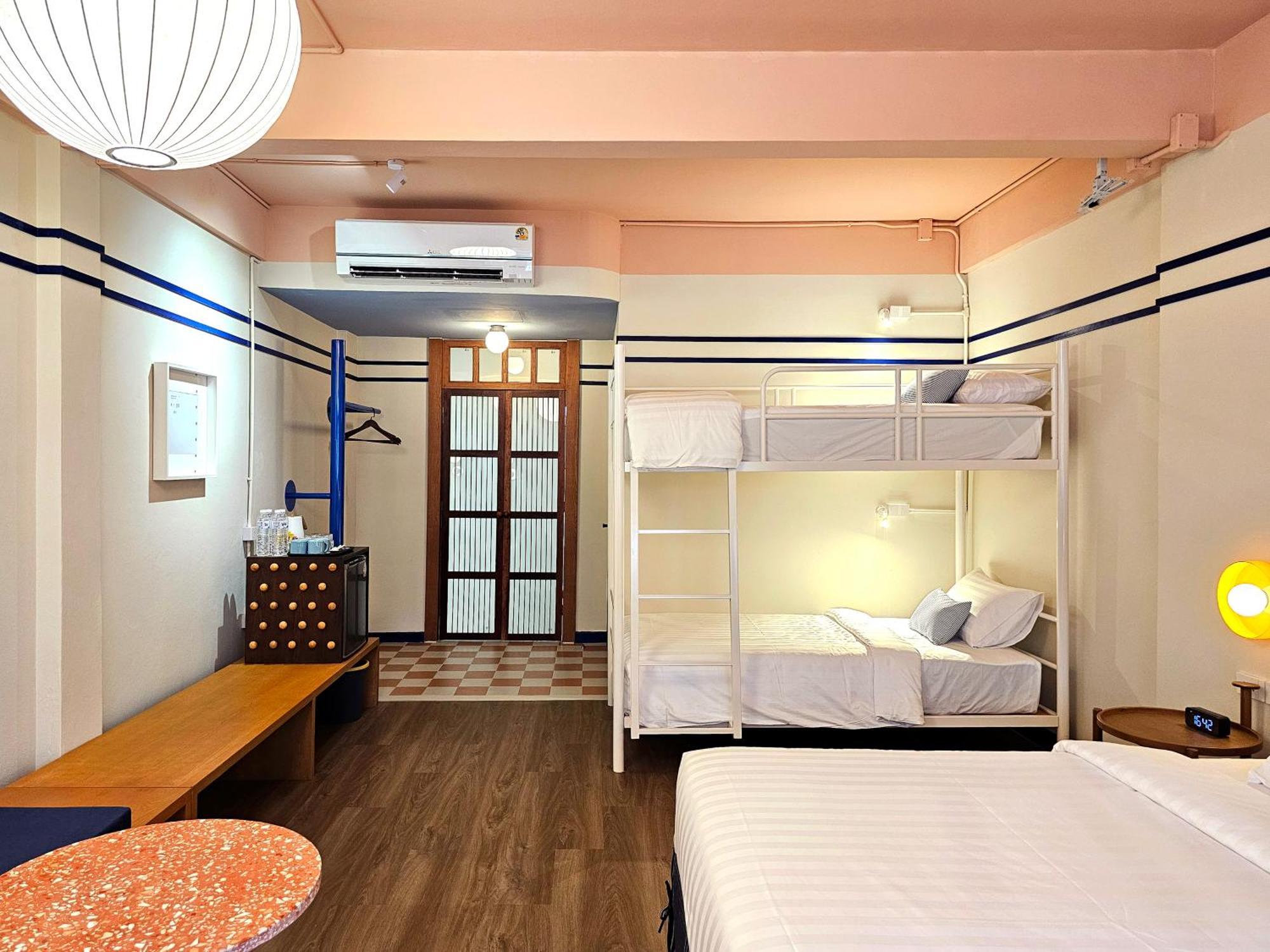 Blu Dock Restel Bangkok Exterior foto